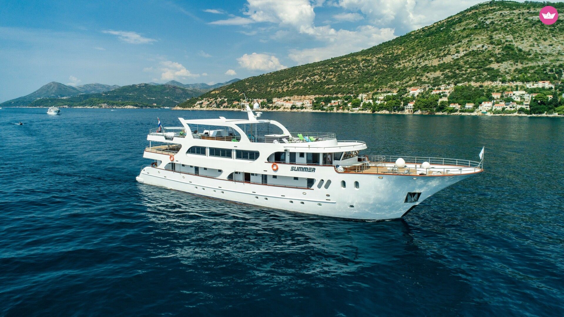 M/S Summer Split - Side View